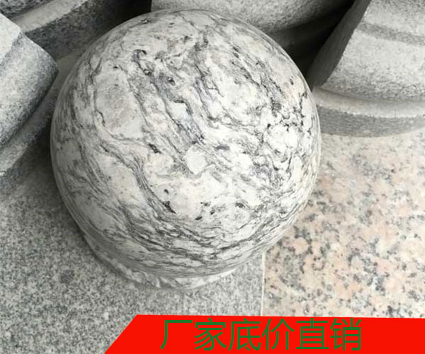 室外圆弧形广场的浪花白拦车球3