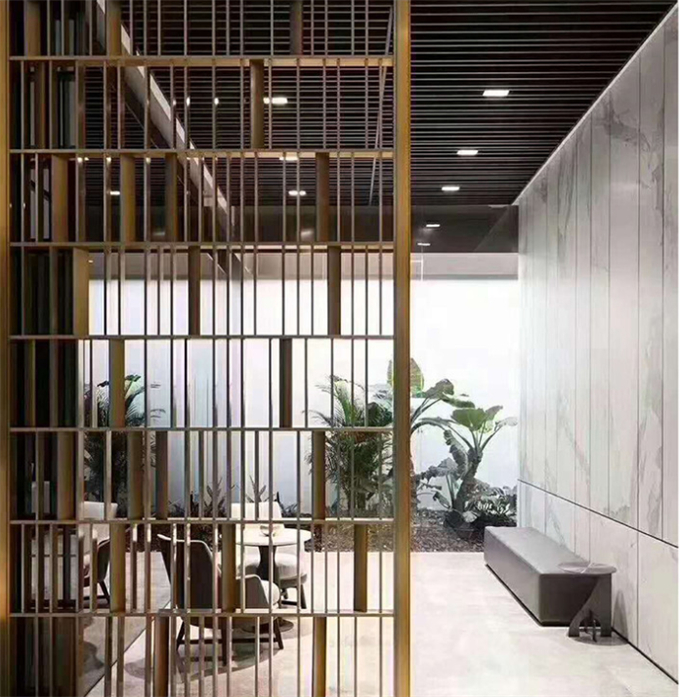 夹丝玻璃